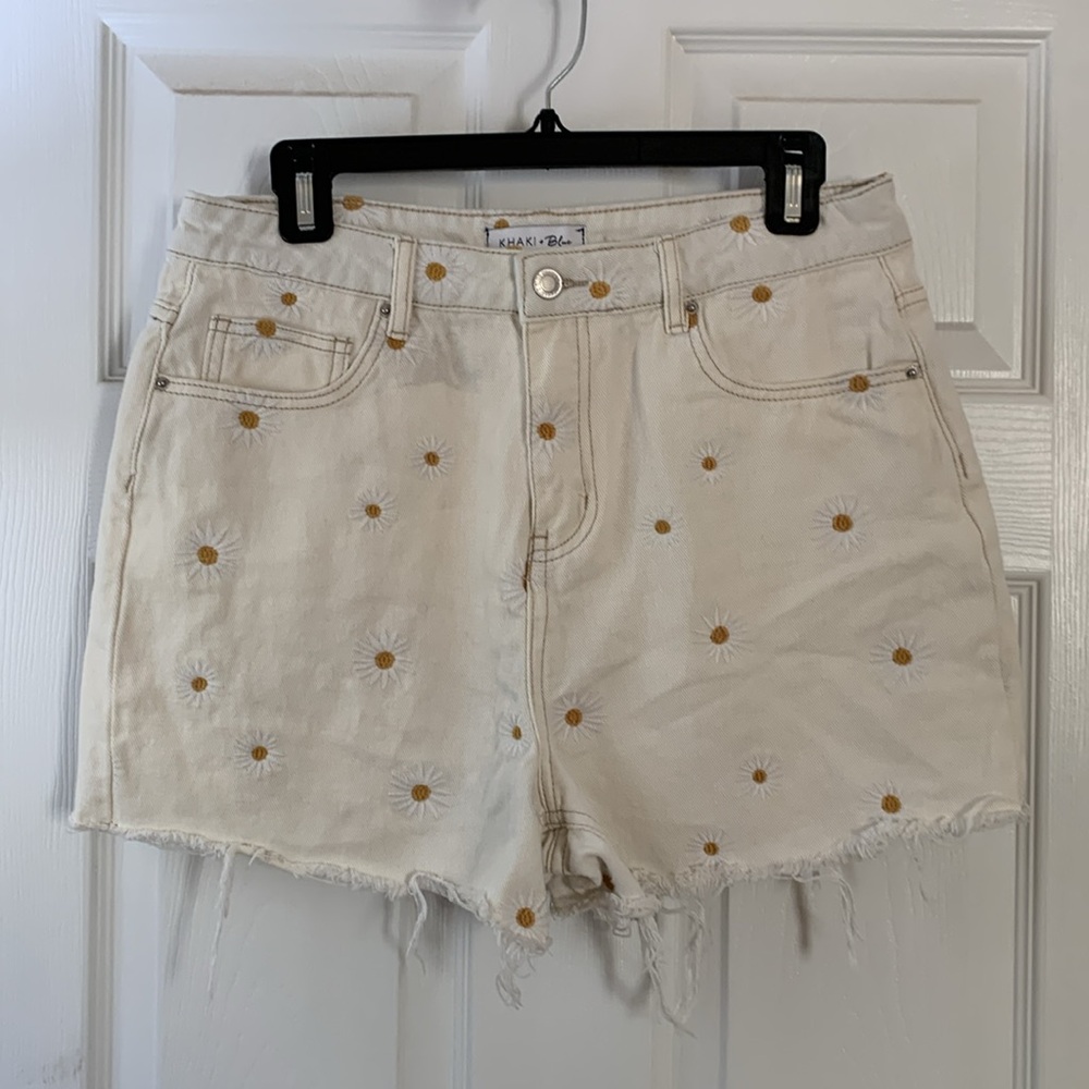 Embroidered daisy floral cut-off shorts sz 31